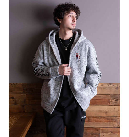 着心地軽くて暖かい!ベア刺繍が際立つSHELTYコーデ