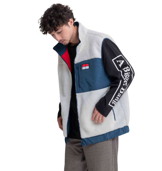 モコモコベストで優し気な印象!レイヤードに欠かせないベストスタイル