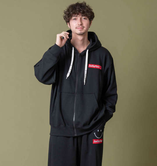 ブランドの魅力を引き立たせたリラックスコーデ