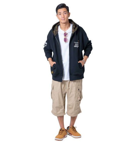 男らしさの中に遊び心を取り入れたキャラパーカーコーデ 大きいサイズ メンズ服の通販 ミッド インターナショナル