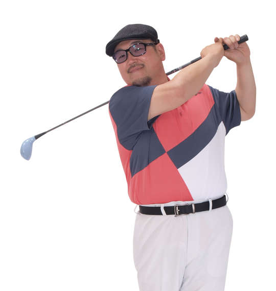 優しいピンクがクリーンに映える大人のゴルフスタイル