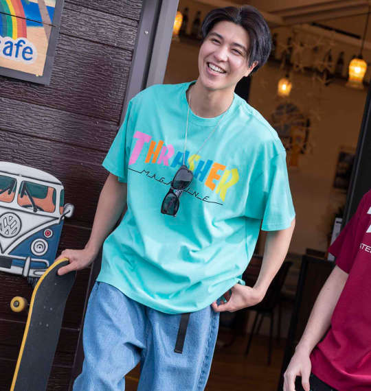 トレンド感満載!ネオンミントがクールなTHRASHERストリートコーデ