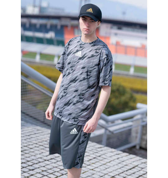 見た目クールなカモフラ柄ジョギングスタイル