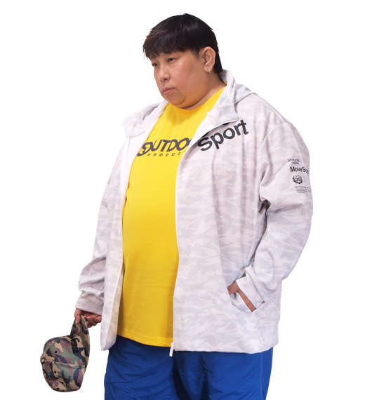 街歩きもサマになるスポーツMIXコーデ