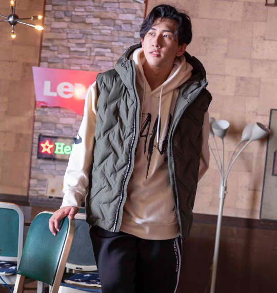 ベストで垢抜け感を演出した頑張りすぎないスポーツスタイル