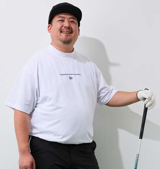 モデル丸場慶人 NEW ERA®GOLF OOTTFミドルネック半袖Tシャツを使った3Lサイズのコーディネート