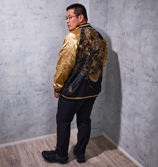 モデル東原勇気 絡繰魂 龍乱舞リバーシブルスカジャンを使った3Lサイズ
