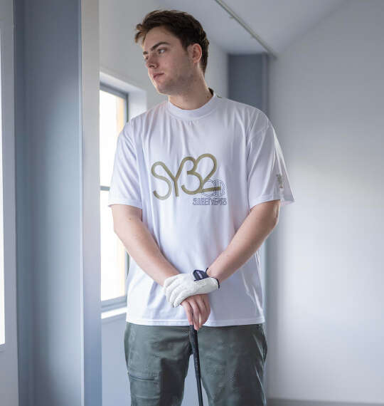 SY32 by SWEET YEARS ビッグロゴ半袖モックネックシャツを使った3Lサイズのコーディネート