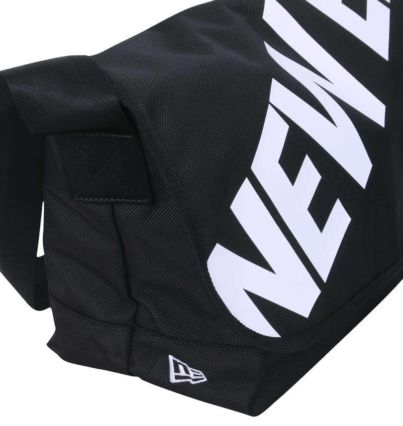 大きいサイズ メンズ NEW ERA (ニューエラ) Shoulder Bag サイドスタイル