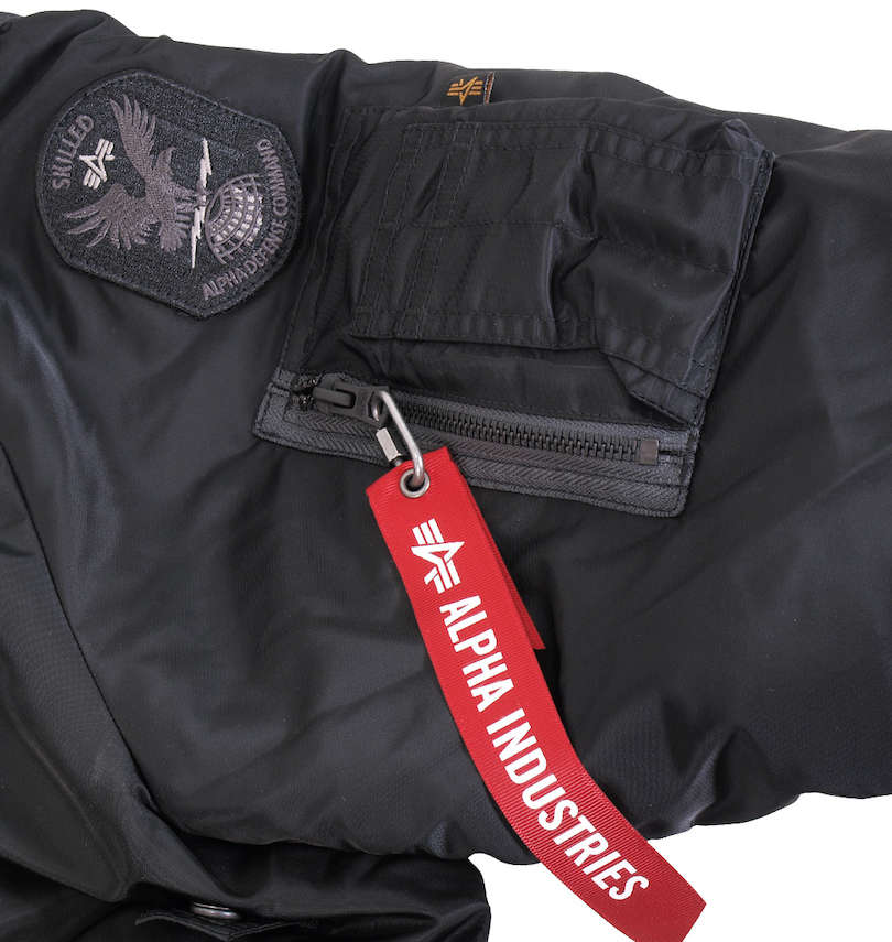 大きいサイズ メンズ ALPHA INDUSTRIES (アルファ インダストリーズ) MA-1 AIR CREW TIGHT FITジャケット 袖シガレットポケット
