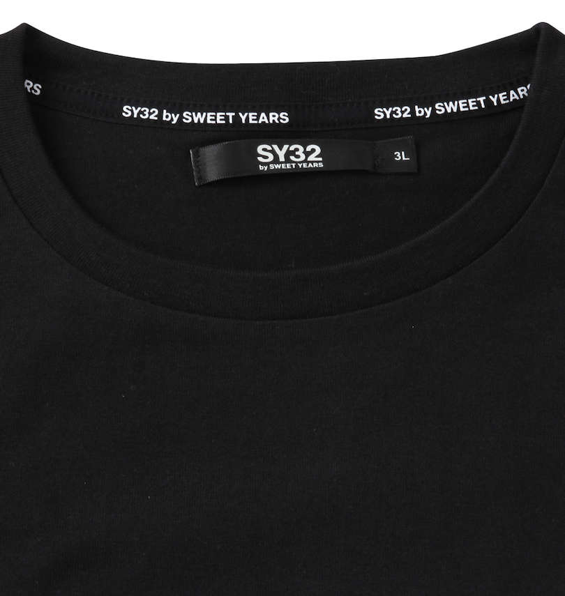 大きいサイズ メンズ SY32 by SWEET YEARS (エスワイサーティトゥバイスィートイヤーズ) NEWロゴバックプリント半袖Tシャツ 襟の消臭テープ