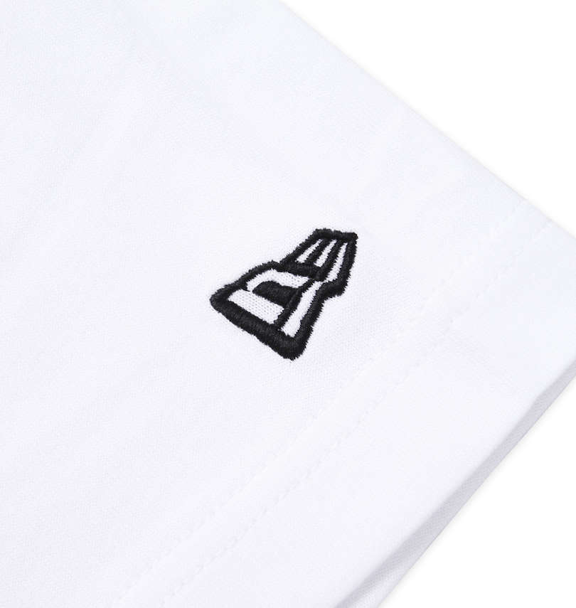 大きいサイズ メンズ NEW ERA (ニューエラ) フラッグロゴ&テキスト半袖Tシャツ
                        左袖刺繍
