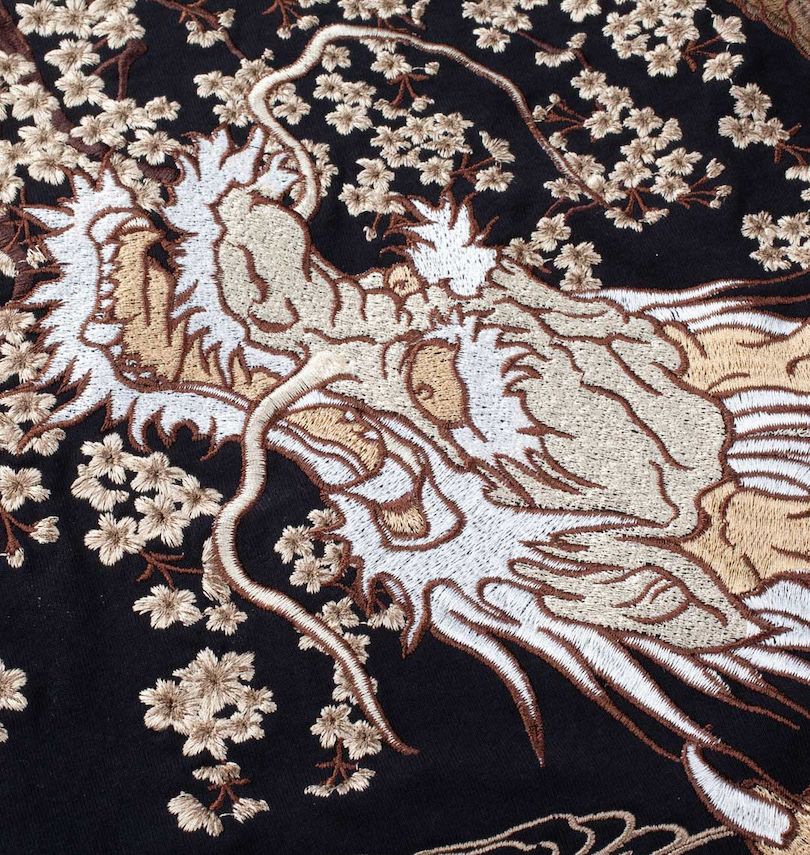大きいサイズ メンズ 絡繰魂 (カラクリタマシイ) 龍神桜刺繍半袖Tシャツ 刺繍