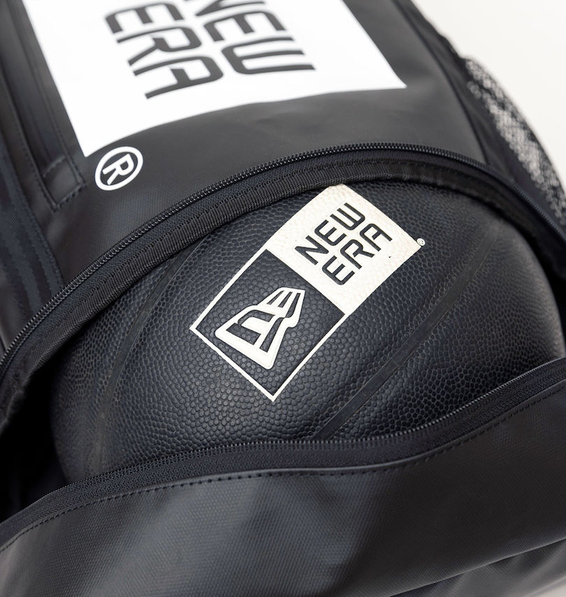 大きいサイズ メンズ NEW ERA (ニューエラ) ボックスパックTPU32Lボックスロゴ
                        ボトムポケット