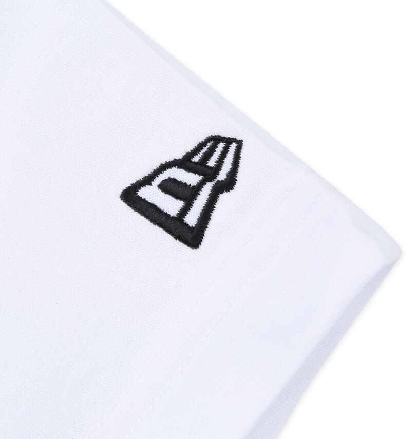 大きいサイズ メンズ NEW ERA (ニューエラ) バイザーステッカー半袖Tシャツ
                        袖刺繍