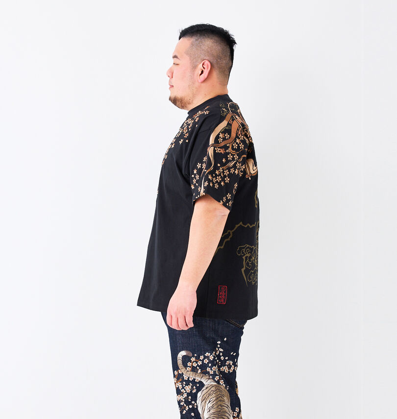 大きいサイズ メンズ 絡繰魂 (カラクリタマシイ) 風神雷神琥珀半袖Tシャツ
