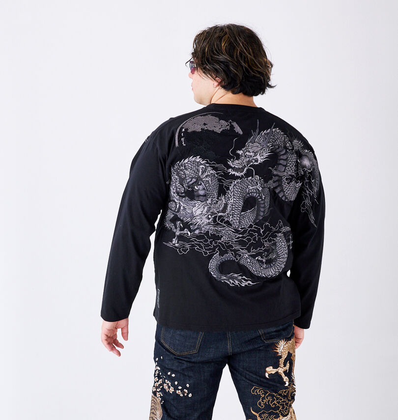 大きいサイズ メンズ 絡繰魂 (カラクリタマシイ) 龍の戯れ長袖Tシャツ
身長:182cm/バスト:123cm/着用サイズ:3L