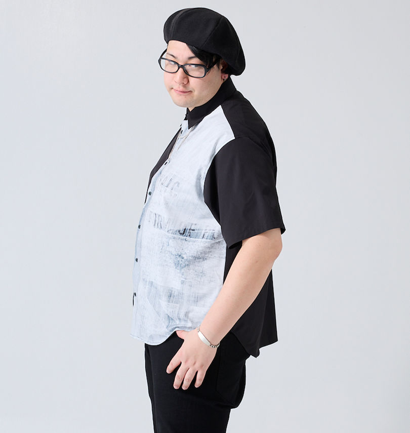 大きいサイズ メンズ Re:luxi (リラクシー) チェーン付ウォール柄半袖シャツ 