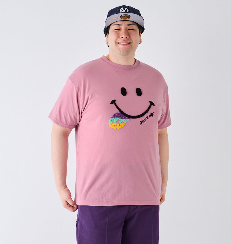 大きいサイズ メンズ SMILEY FACE (スマイリーフェイス) T/C天竺サガラ刺繍半袖Tシャツ
身長:182cm/バスト:123cm/着用サイズ:3L