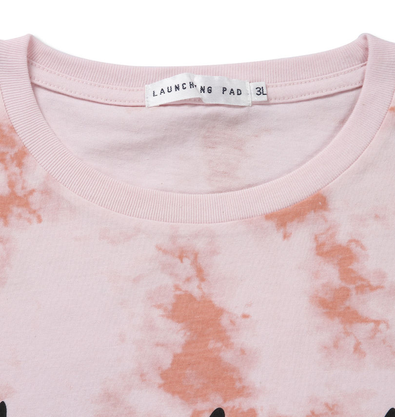 大きいサイズ メンズ launching pad (ランチングパッド) 総柄プリント半袖Tシャツ
                        襟元