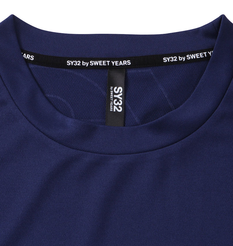 大きいサイズ メンズ SY32 by SWEET YEARS (エスワイサーティトゥバイスィートイヤーズ) エクスチェンジエンボスカモ半袖Tシャツ 襟の消臭テープ