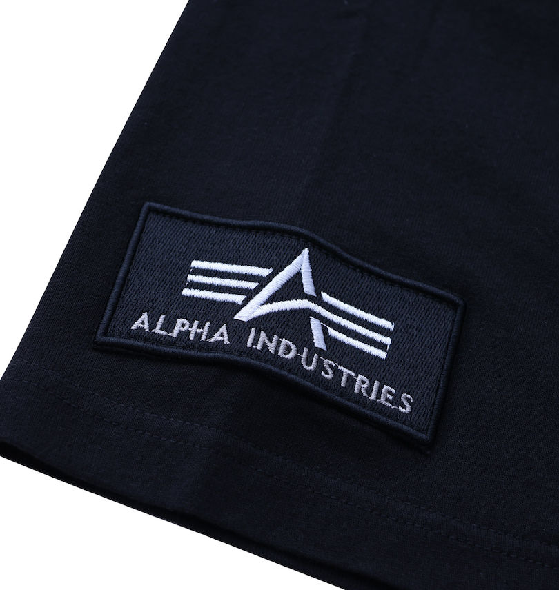 大きいサイズ メンズ ALPHA INDUSTRIES (アルファ インダストリーズ) REFRECTIVEプリント半袖Tシャツ 袖のワッペン