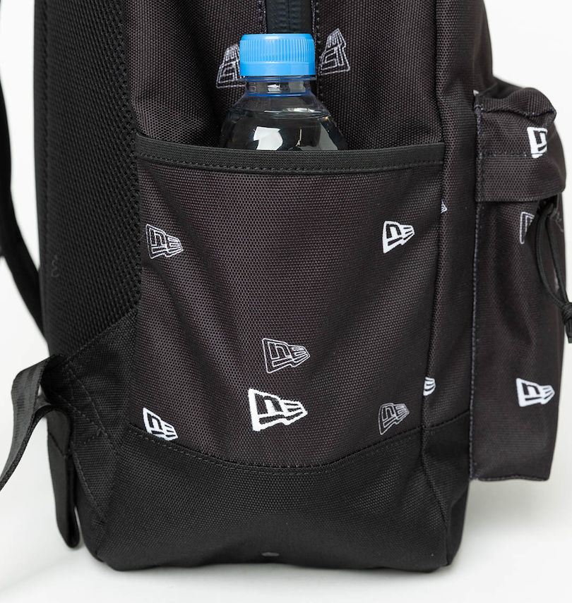 大きいサイズ メンズ NEW ERA (ニューエラ) LIGHT PACK FLAG MONOGRAMバックパック