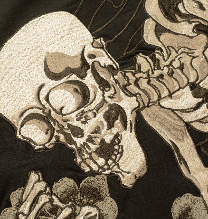 大きいサイズ メンズ 絡繰魂 (カラクリタマシイ) 刺繍半袖Tシャツ
刺繍