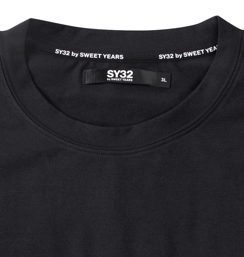 大きいサイズ メンズ SY32 by SWEET YEARS (エスワイサーティトゥバイスィートイヤーズ) マルチロゴバックプリント長袖Tシャツ
                        襟裏消臭テープ