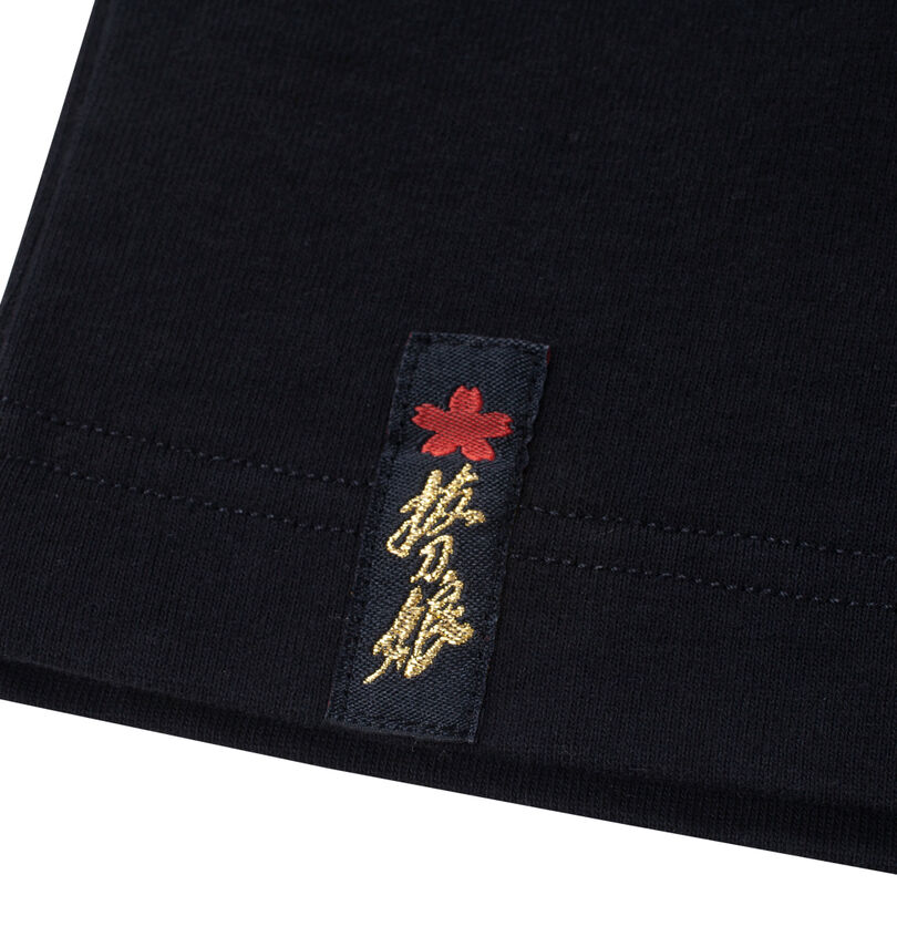 大きいサイズ メンズ 絡繰魂抜刀娘 (カラクリタマシイバットウムスメ) 長袖Tシャツ
                        裾ピスネーム