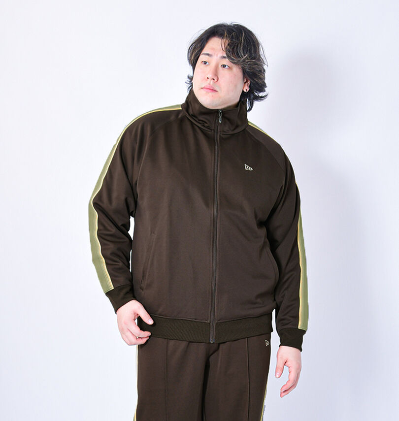 大きいサイズ メンズ NEW ERA (ニューエラ) スムースジャージトラックジャケット
身長:182cm/バスト:123cm/着用サイズ:3L