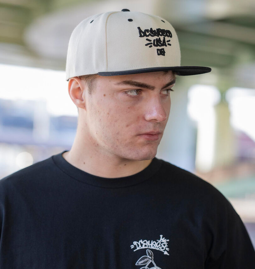 大きいサイズ メンズ DCSHOES (ディーシーシューズ) 26GRAFFITI EMB SNAPBACKキャップ
                        