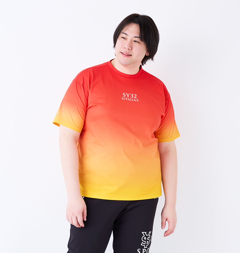大きいサイズ メンズ SY32 by SWEET YEARS (エスワイサーティトゥバイスィートイヤーズ) グラデーションビッグロゴ半袖Tシャツ